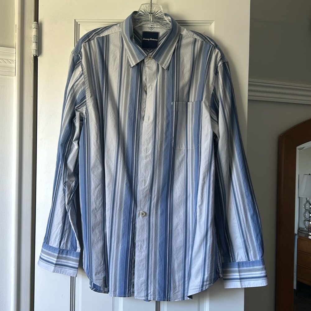 Men’s Tommy Bahama button-down shirt